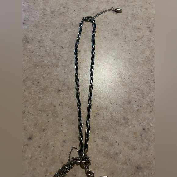 Guess Butterfly necklace - Picture 6 of 9